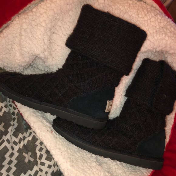 Size 6 Black Knit Ugg Australia Boots - Picture 1 of 3